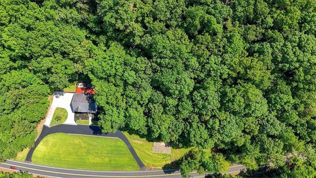 1052 Madden Bridge Road, Central, SC 29630