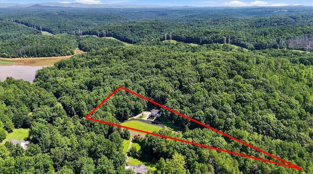 1052 Madden Bridge Road, Central, SC 29630