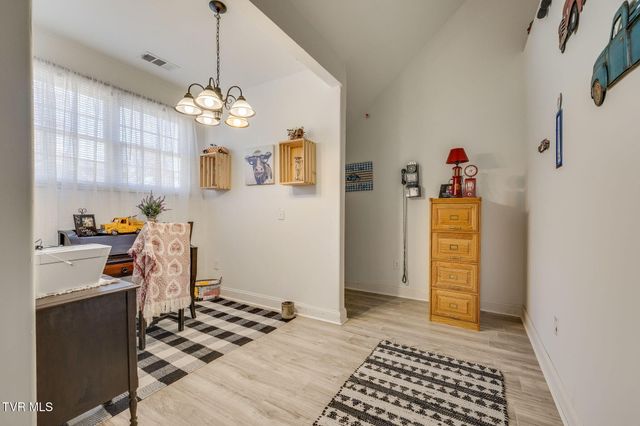 1404 Van Oaks Drive, Kingsport, TN 37665