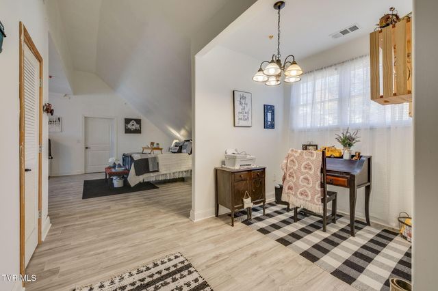 1404 Van Oaks Drive, Kingsport, TN 37665