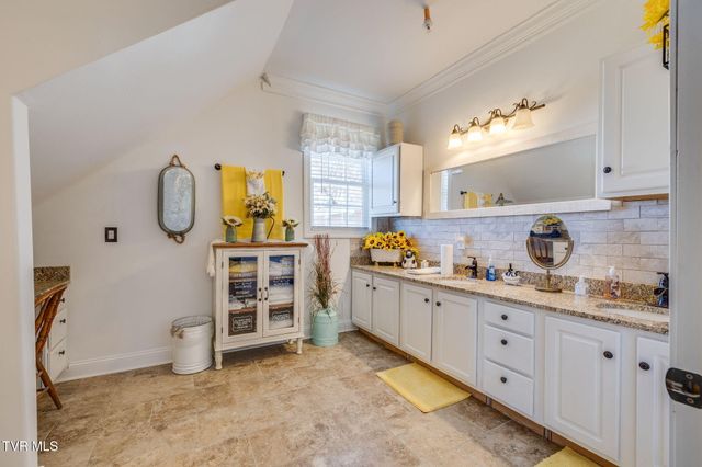 1404 Van Oaks Drive, Kingsport, TN 37665