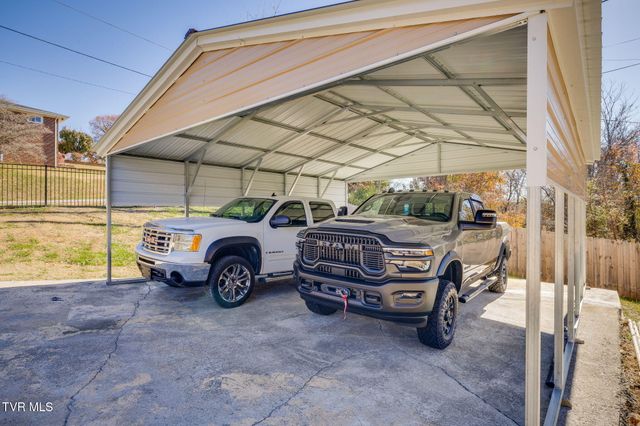 1404 Van Oaks Drive, Kingsport, TN 37665