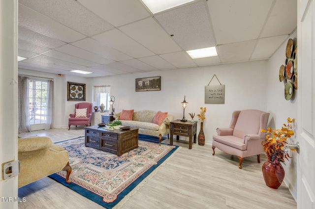 1404 Van Oaks Drive, Kingsport, TN 37665