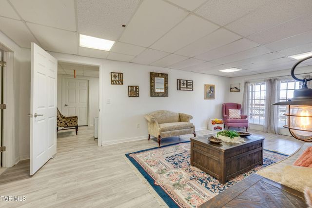 1404 Van Oaks Drive, Kingsport, TN 37665