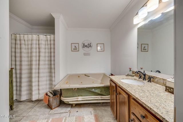 1404 Van Oaks Drive, Kingsport, TN 37665