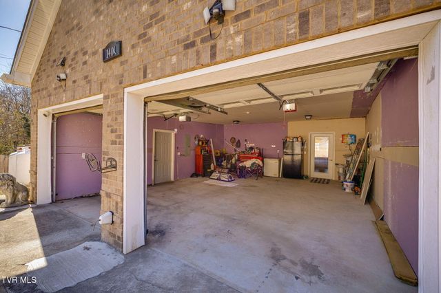 1404 Van Oaks Drive, Kingsport, TN 37665