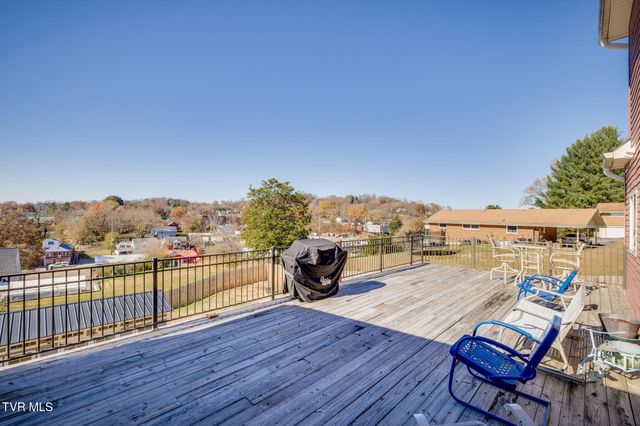 1404 Van Oaks Drive, Kingsport, TN 37665