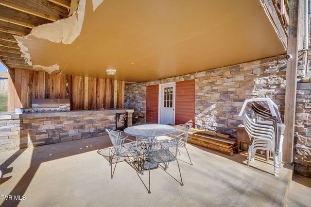 1404 Van Oaks Drive, Kingsport, TN 37665