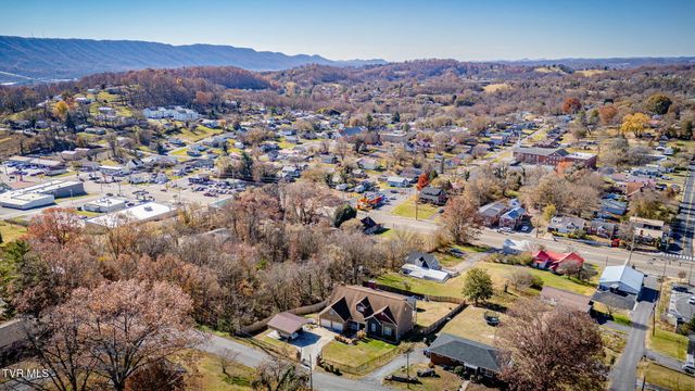 1404 Van Oaks Drive, Kingsport, TN 37665