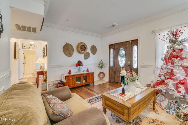 1404 Van Oaks Drive, Kingsport, TN 37665