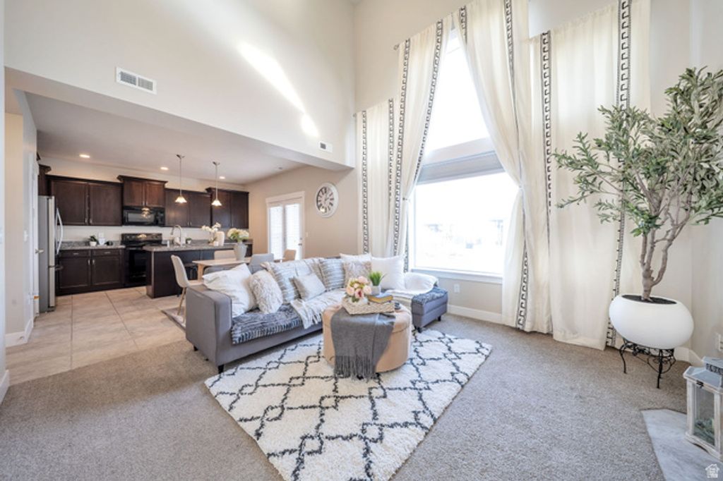 12731 S MEADOW RUN CT, Riverton, UT 84065