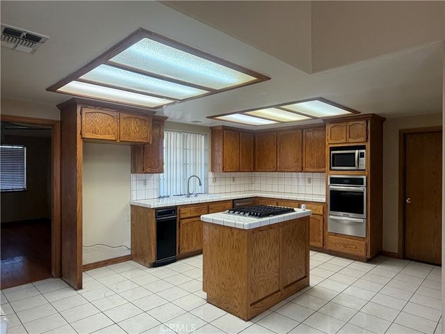 19609 Seneca, Apple Valley, CA 92307