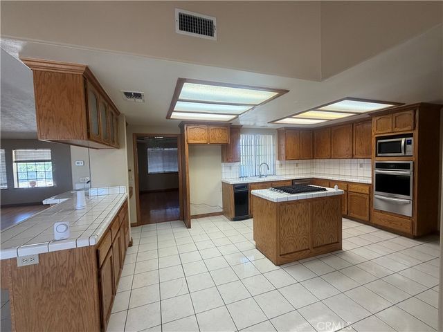 19609 Seneca, Apple Valley, CA 92307