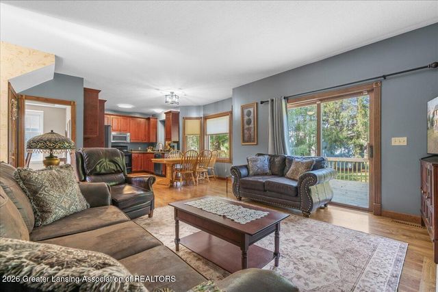 3930 Camperdown Drive, Lansing, MI 48911