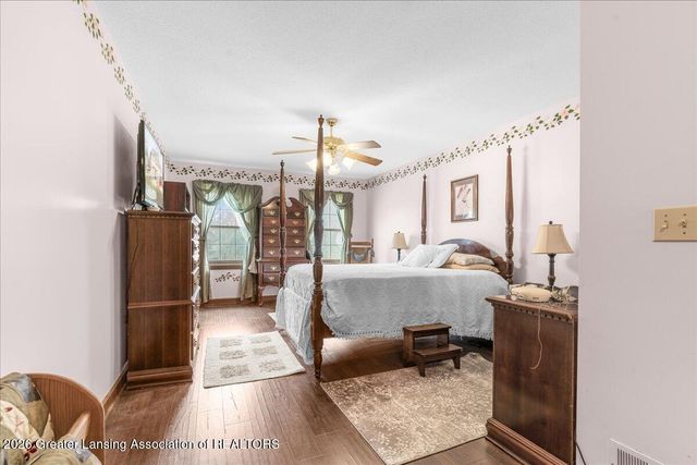 3930 Camperdown Drive, Lansing, MI 48911