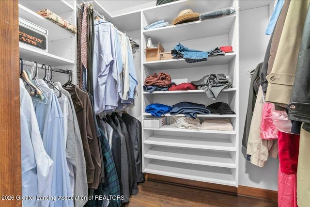 3930 Camperdown Drive, Lansing, MI 48911