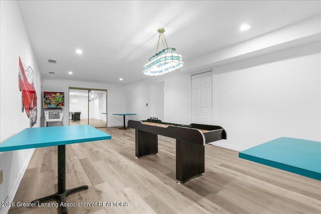 3930 Camperdown Drive, Lansing, MI 48911