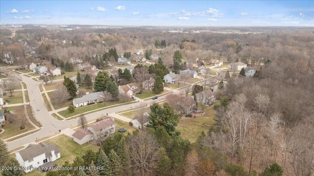 3930 Camperdown Drive, Lansing, MI 48911