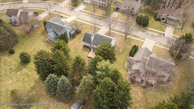 3930 Camperdown Drive, Lansing, MI 48911