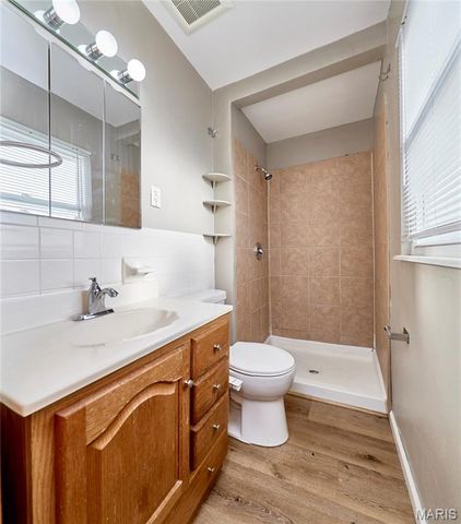 3204 Bristol Hall Drive, Bridgeton, MO 63044