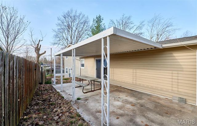 3204 Bristol Hall Drive, Bridgeton, MO 63044