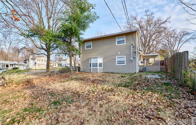 3204 Bristol Hall Drive, Bridgeton, MO 63044