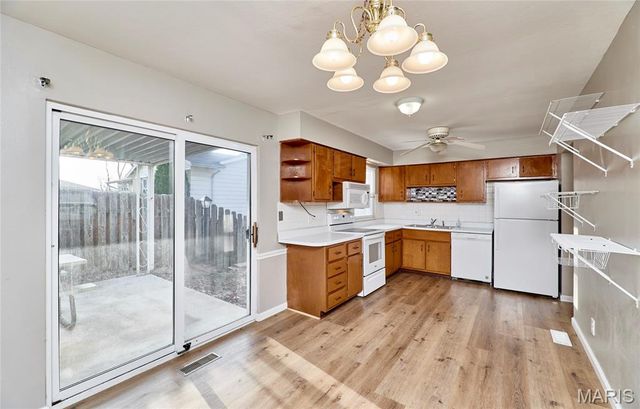 3204 Bristol Hall Drive, Bridgeton, MO 63044