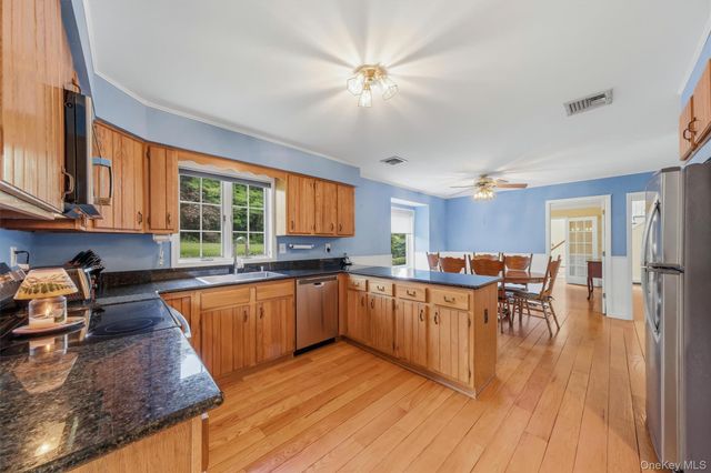 214 W Mombasha Road, Monroe, NY 10950