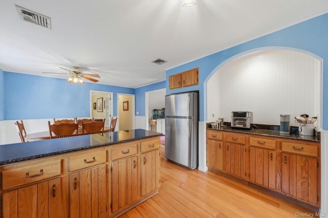214 W Mombasha Road, Monroe, NY 10950
