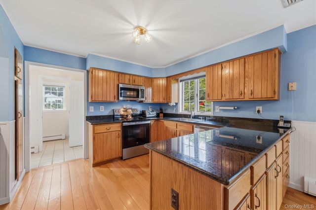 214 W Mombasha Road, Monroe, NY 10950