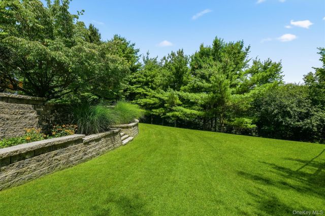 214 W Mombasha Road, Monroe, NY 10950