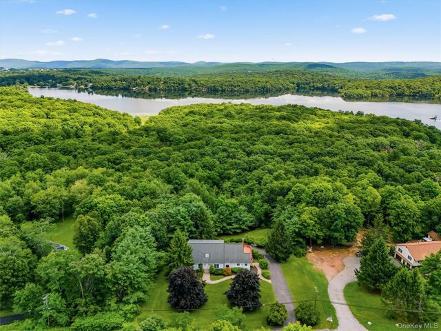 214 W Mombasha Road, Monroe, NY 10950