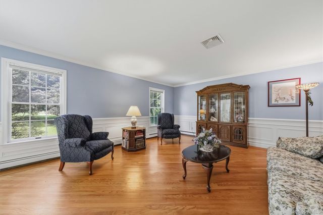 214 W Mombasha Road, Monroe, NY 10950