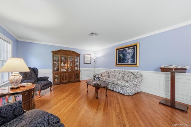 214 W Mombasha Road, Monroe, NY 10950