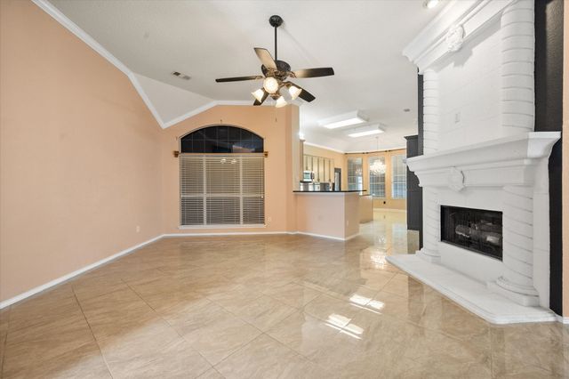 6906 Field Lark Drive, Arlington, TX 76002
