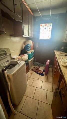 61 Randolph Avenue, Meriden, CT 06451