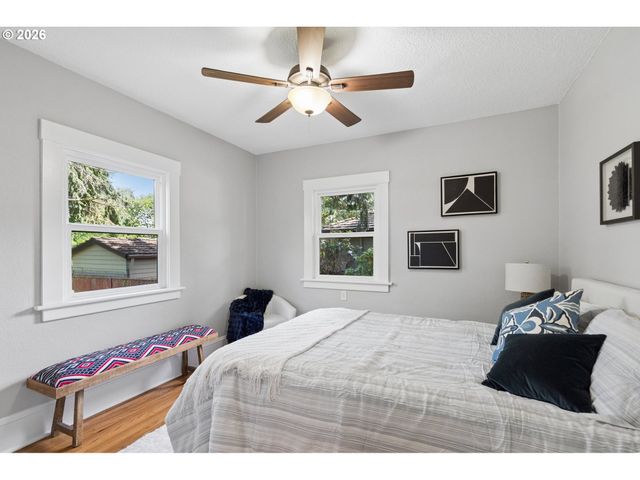2720 Se 66TH Ave, Portland, OR 97206