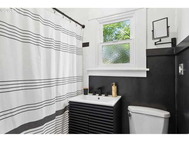 2720 Se 66TH Ave, Portland, OR 97206