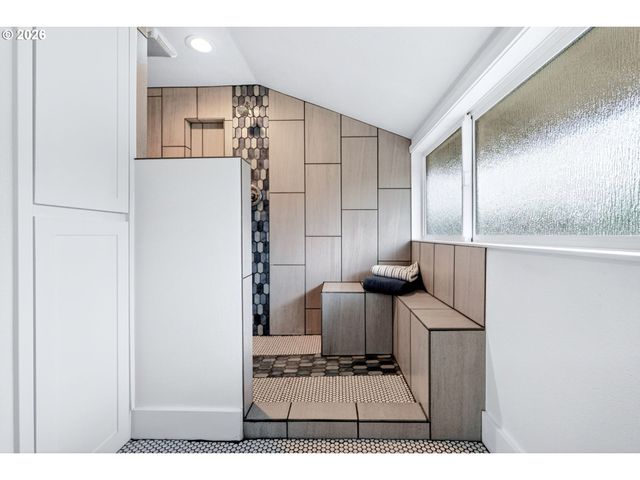 2720 Se 66TH Ave, Portland, OR 97206
