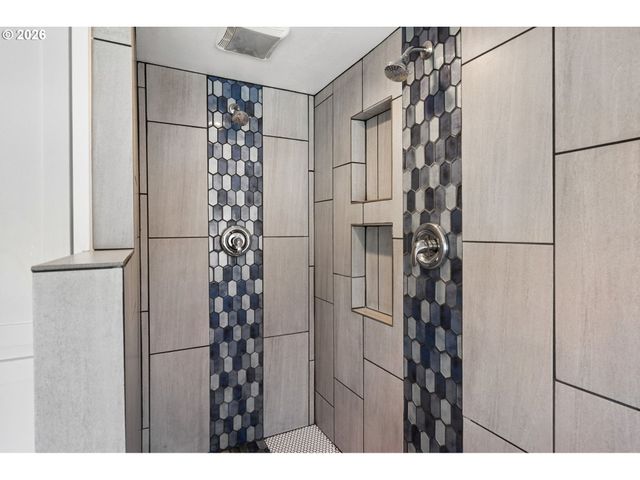 2720 Se 66TH Ave, Portland, OR 97206