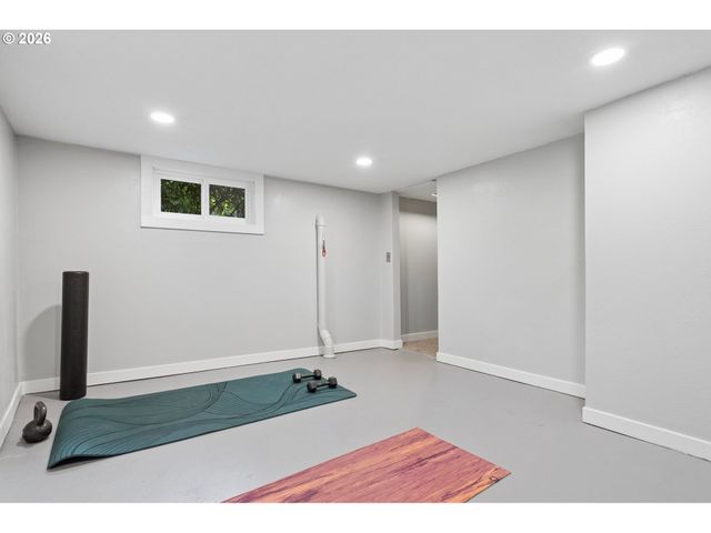 2720 Se 66TH Ave, Portland, OR 97206