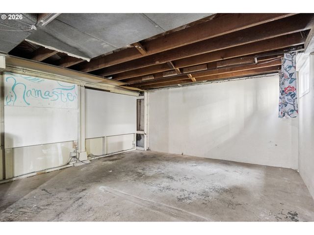 2720 Se 66TH Ave, Portland, OR 97206