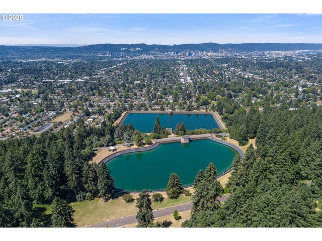 2720 Se 66TH Ave, Portland, OR 97206