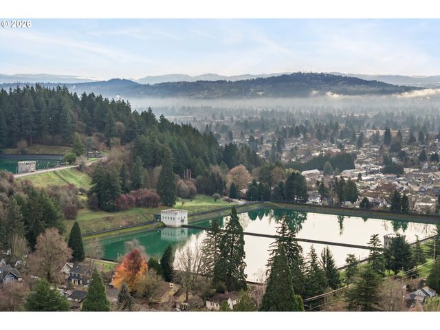 2720 Se 66TH Ave, Portland, OR 97206