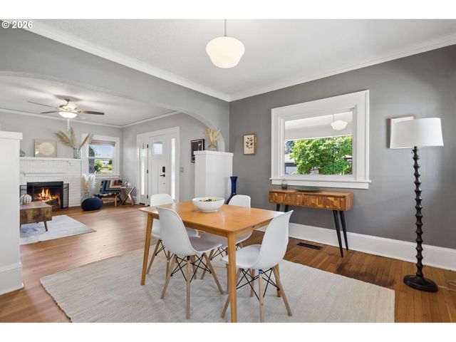 2720 Se 66TH Ave, Portland, OR 97206