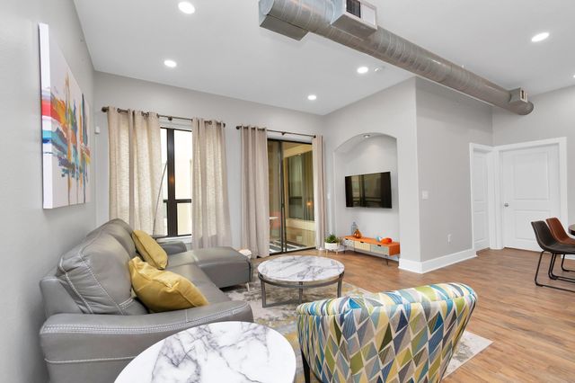 1901 Post Oak Boulevard 3113, Houston, TX 77056