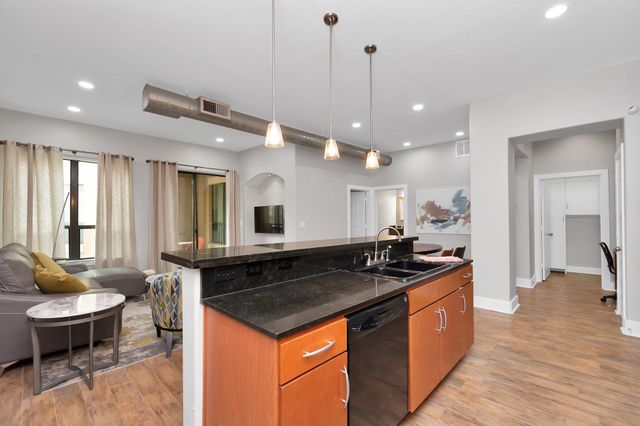 1901 Post Oak Boulevard 3113, Houston, TX 77056