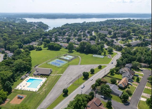 104 Waterview Dr, Hendersonville, TN 37075