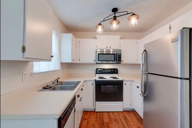 104 Waterview Dr, Hendersonville, TN 37075