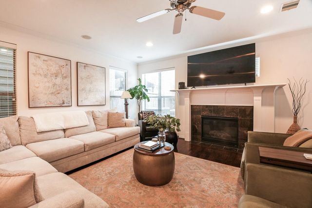 1111 W 26th Street, Houston, TX 77008